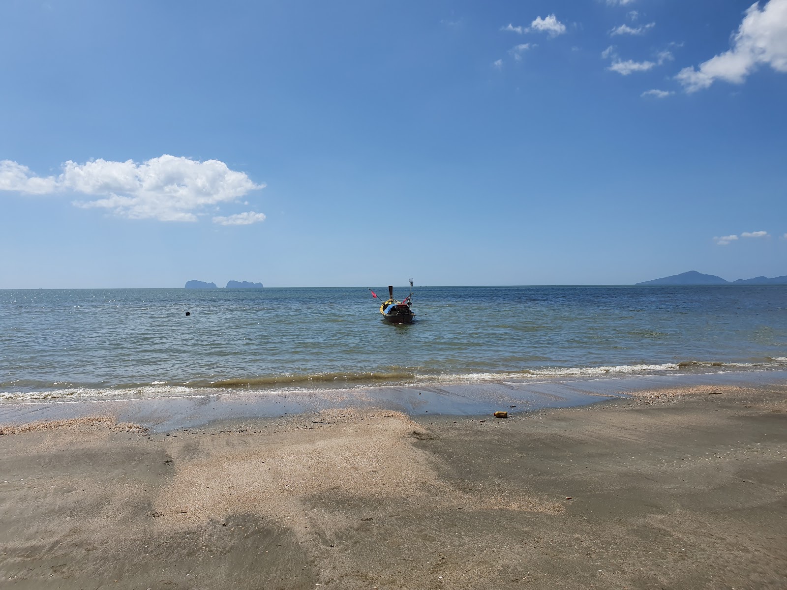 Photo de Samran Beach II avec un niveau de propreté de partiellement propre