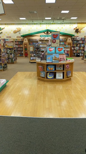 Book Store «Barnes & Noble», reviews and photos, 300 Indian Lake Blvd, Hendersonville, TN 37075, USA
