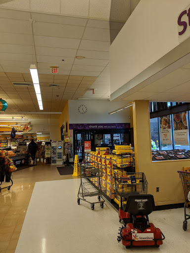 Grocery Store «Super Stop & Shop», reviews and photos, 316 Grove St, Braintree, MA 02184, USA