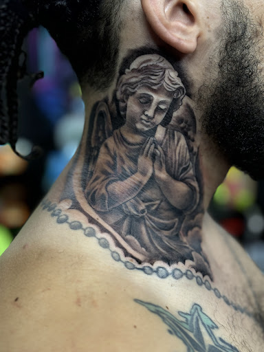 Explore dog collar tattoo ideas, creative tattoo ideas in Orlando, available at Bendito dolor tattoo