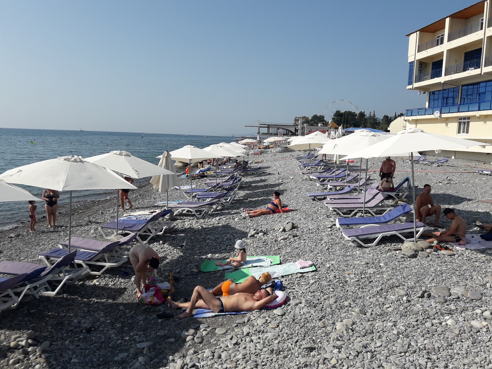 Photo de Bagration beach avec l'eau cristalline de surface