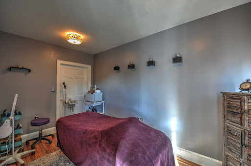Massage Therapist «Sacred Waters Holistic Spa & Boutique», reviews and photos, 3319 W Cary St, Richmond, VA 23221, USA