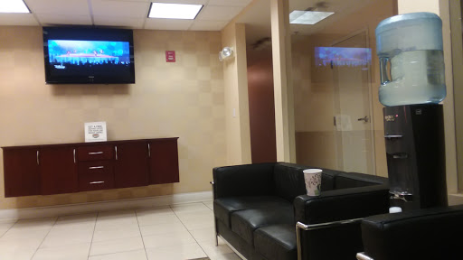 Car Dealer «Lux Cars Chicago», reviews and photos, 88 E Dundee Rd, Buffalo Grove, IL 60089, USA