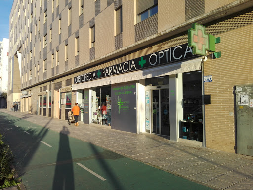 Información y opiniones sobre Farmacia Lemos 32 de Sevilla