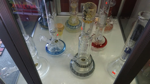 Tobacco Shop «One Love Tobacco & Gifts», reviews and photos, 7116 Gulf Blvd, St Pete Beach, FL 33706, USA