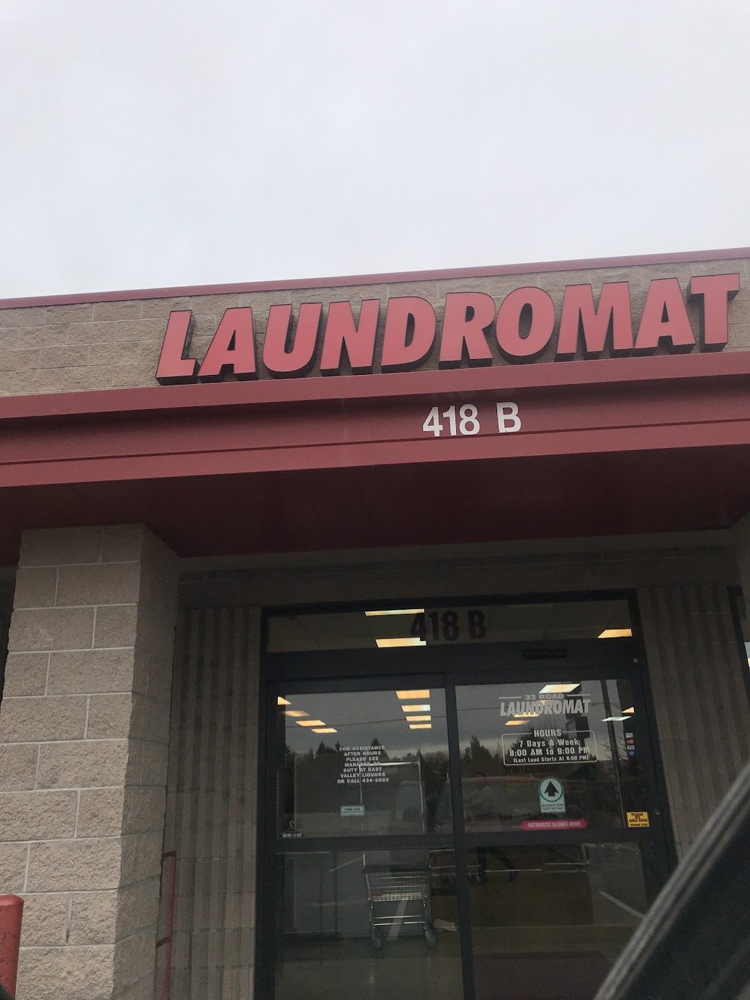 32 Road Laundromat