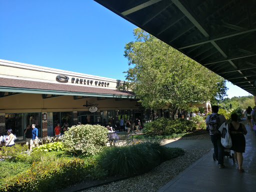 Shopping Mall «Grove City Premium Outlets», reviews and photos, 1911 Leesburg Grove City Rd, Grove City, PA 16127, USA