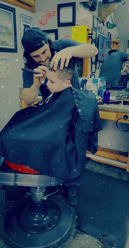 Mooney's Barbershop 48462