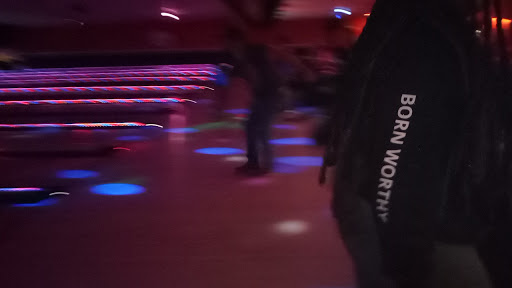 Bowling Alley «AMF Aurora Lanes», reviews and photos, 16700 E Mississippi Ave, Aurora, CO 80017, USA