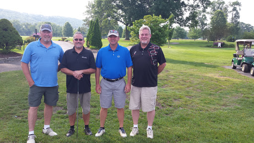 Golf Course «Twin Oaks Golf & Plantation Club», reviews and photos, 450 E 43rd St, Covington, KY 41015, USA