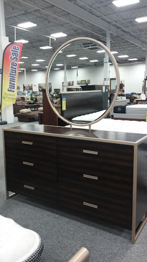 Furniture Store «Raymour & Flanigan Furniture and Mattress Clearance Center», reviews and photos, 1300 MacDade Boulevard, Woodlyn, PA 19094, USA