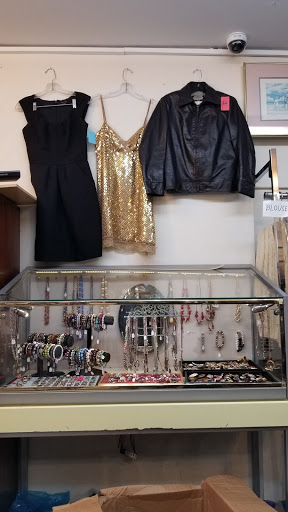 Thrift Store «Unique Boutique Steinway Thrift Shop», reviews and photos, 2588 Steinway St, Astoria, NY 11103, USA