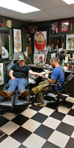 Tattoo Shop «Revelation Tattoo», reviews and photos, 7208 N Oak Trafficway, Gladstone, MO 64118, USA