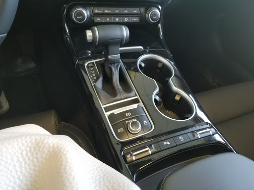 Kia Dealer «Car Pros Kia Glendale», reviews and photos, 400 S Brand Blvd, Glendale, CA 91204, USA