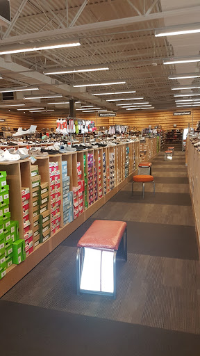 Shoe Store «DSW Designer Shoe Warehouse», reviews and photos, 8400 Factory Shops Blvd #400, Jeffersonville, OH 43128, USA