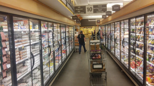 Grocery Store «Stop & Shop», reviews and photos, 105 Alewife Brook Pkwy, Somerville, MA 02144, USA