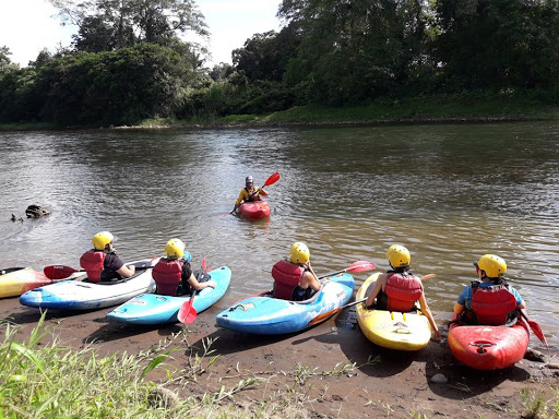 Best Costa Rica Whitewater Rafting Tours & Whitewater Kayak