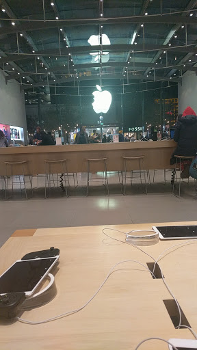 Apple Third Street Promenade image