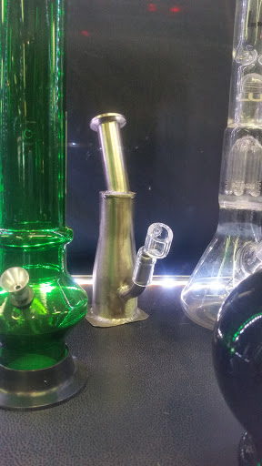 Tobacco Shop «Maine Daze Smoke Shop», reviews and photos, 259 St John St, Portland, ME 04102, USA