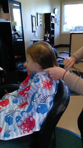 Beauty Salon «Stephanie Hood & Company Hair & Nail Salon», reviews and photos, 97 W Public Sq, Scottsville, KY 42164, USA