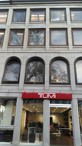 TUMI Store - Faneuil Hall