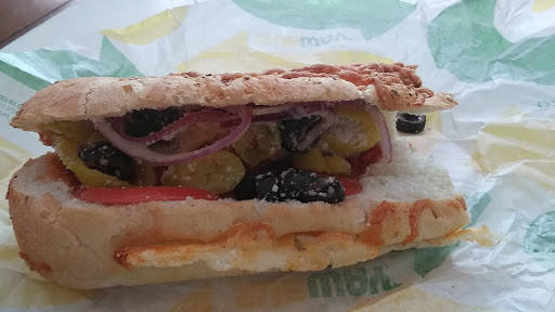 Restaurant «SUBWAY®Restaurants», reviews and photos, 100 E Broad St, Smithville, TN 37166, USA