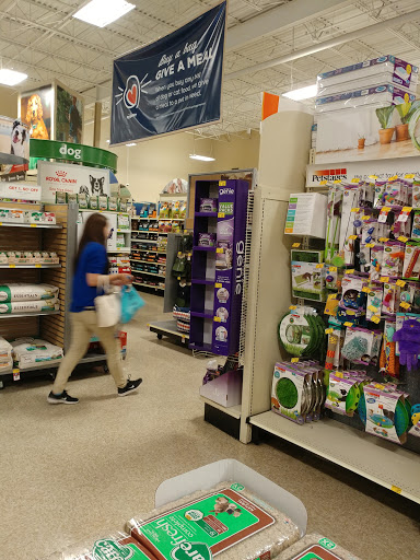 Pet Supply Store «PetSmart», reviews and photos, 1183 Berkshire Blvd, Wyomissing, PA 19610, USA