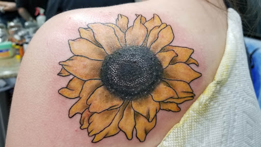 Tattoo Shop «Reigning Ink Tattoo», reviews and photos, 307 S Anderson St, Tullahoma, TN 37388, USA