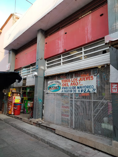 Dulcerías y Abarroteras Vázquez en Silao