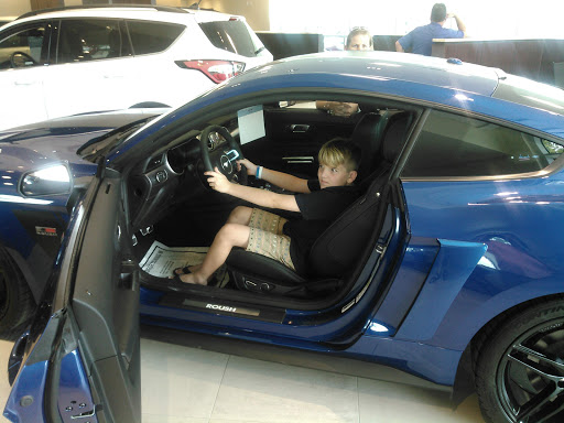 Car Dealer «Tamiami Ford», reviews and photos, 1471 Airport Pulling Rd N, Naples, FL 34104, USA