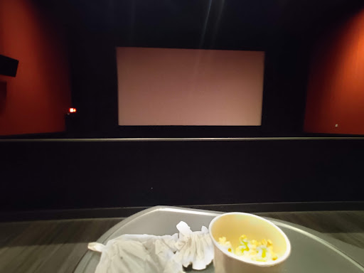 Movie Theater «Bow Tie Cinemas Marquis 16 & BTX Theater», reviews and photos, 100 Quarry Rd, Trumbull, CT 06611, USA