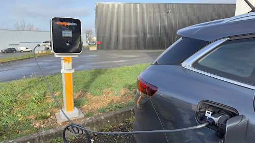 Borne de recharge de véhicules électriques ChargePoint Charging Station Albi