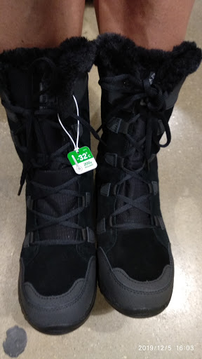 Sportswear Store «Columbia Sportswear Outlet Store at Premium Outlets in Orlando», reviews and photos, 4971 International Dr, Orlando, FL 32819, USA