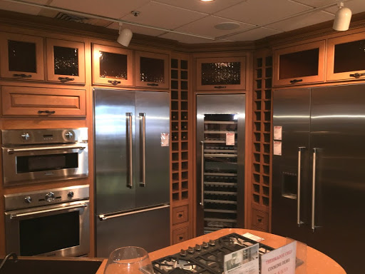 Appliance Store «Sara Appliance & Electronics», reviews and photos, 10516 Katy Fwy E, Houston, TX 77043, USA