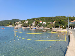 Mikas Molunat Beach'in fotoğrafı ve yerleşim