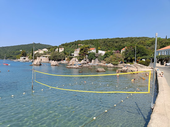 Mikas Molunat Beach