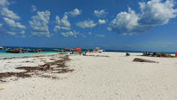 Kendwa Public Beach'in fotoğrafı geniş bir kıyı şeridi ile birlikte
