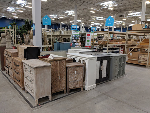 Home Goods Store «At Home», reviews and photos, 5901 Mercury Dr, Dearborn, MI 48126, USA