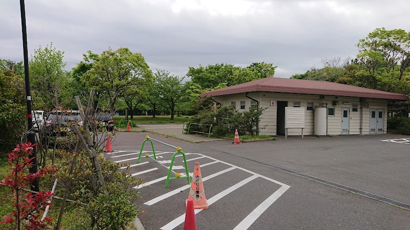 高洲中央公園駐車場