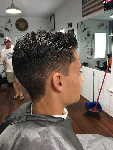 Barber Shop «The Little White House Barber Shop», reviews and photos, 11907 Fort King Hwy, Thonotosassa, FL 33592, USA