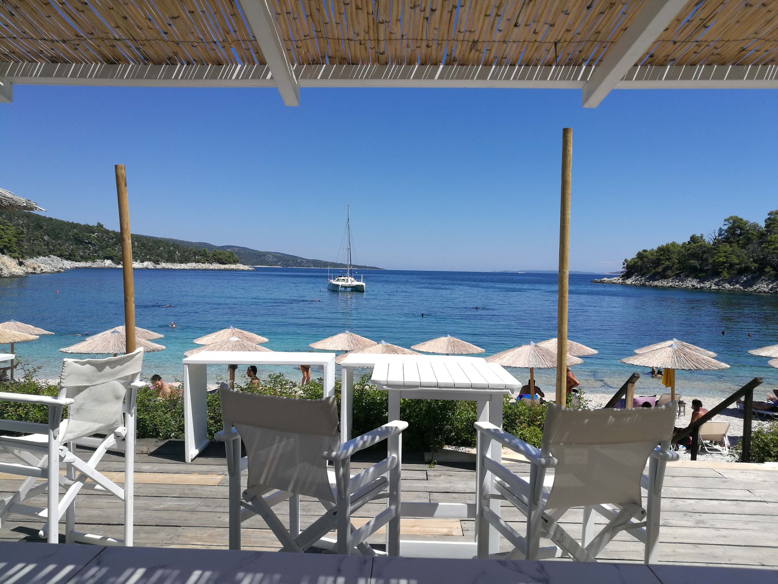 Fotografie cu Isomata beach și peisajul său frumos
