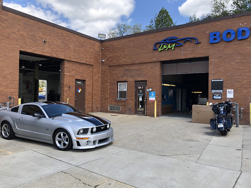 Auto Body Shop «L & M Auto Body», reviews and photos, 7304 Boudinot Dr, Springfield, VA 22150, USA