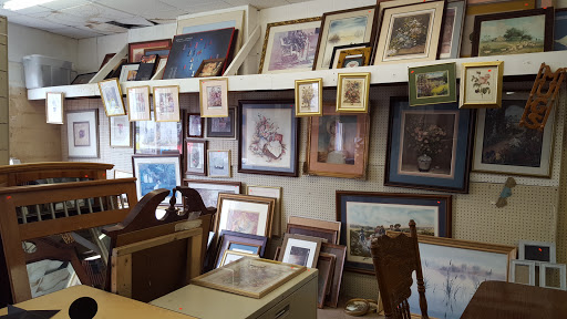 Clothing Store «BAM Thrift Store», reviews and photos, 1340 Madison Ave, Memphis, TN 38104, USA