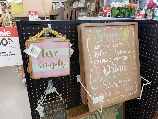 Craft Store «Michaels», reviews and photos, 5442 New Hope Commons Dr, Durham, NC 27707, USA