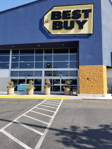 Electronics Store «Best Buy», reviews and photos, 2550 Naglee Rd, Tracy, CA 95304, USA