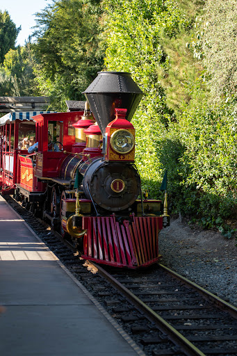 Disneyland Railroad - Tomorrowland Station
