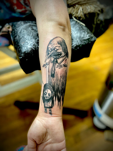 Tattoo Shop «Inkfected Tattoos LLC», reviews and photos, 3740 Glenmore Ave, Cincinnati, OH 45211, USA