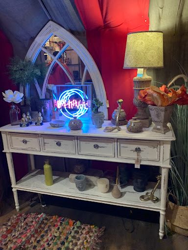 Home Goods Store «Red Tree Furniture», reviews and photos, 701 E Market St, Louisville, KY 40202, USA