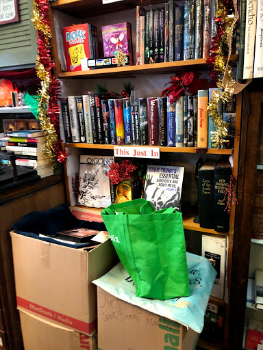 Used Book Store «Book Corner Tampa Bay», reviews and photos, 728 W Lumsden Rd, Brandon, FL 33511, USA