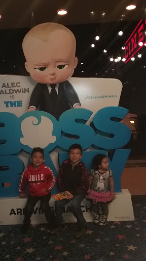 Movie Theater «Cinema 12 Theatre: Classic Cinemas», reviews and photos, 100 L W Besinger Dr, Carpentersville, IL 60110, USA